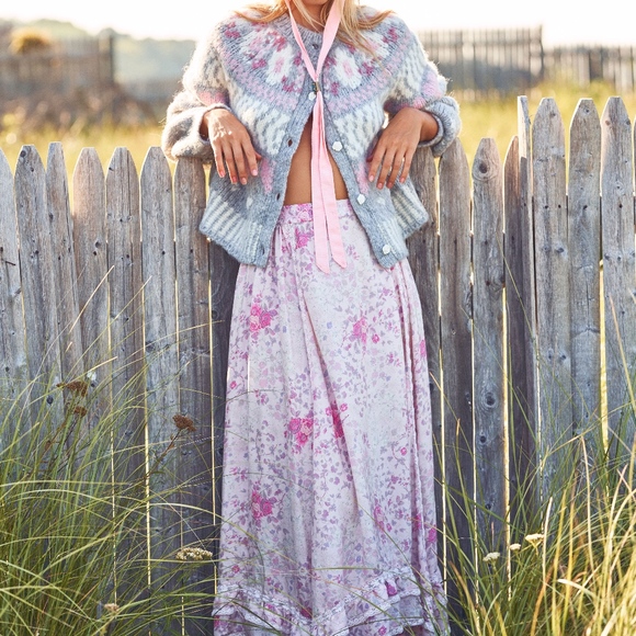 Navya Skirt - Picture 2 of 5